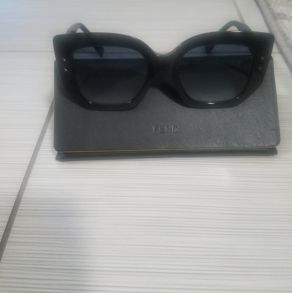 Sunglasses - Picture 2 of 3